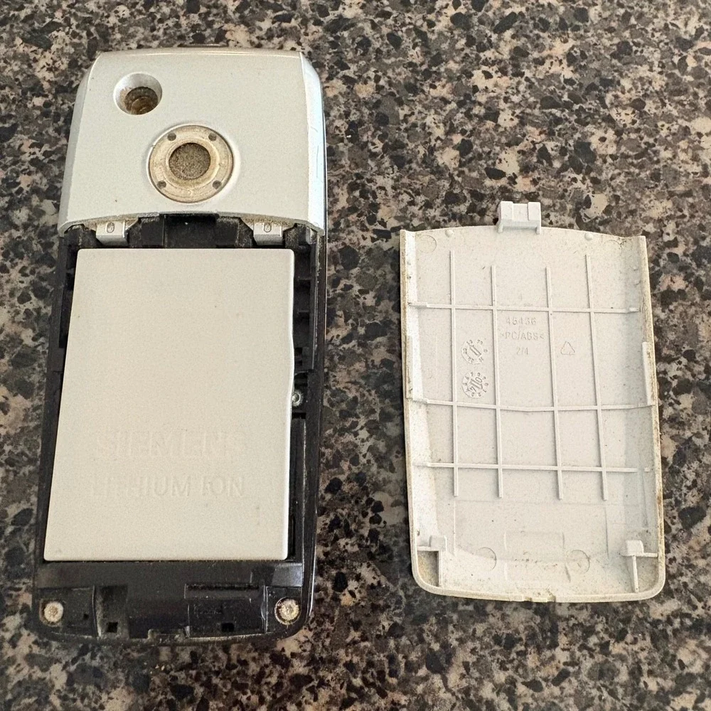 Vintage Siemens S65 Mobile Phone Silver Black Candybar Cell Phone for Parts Prop
